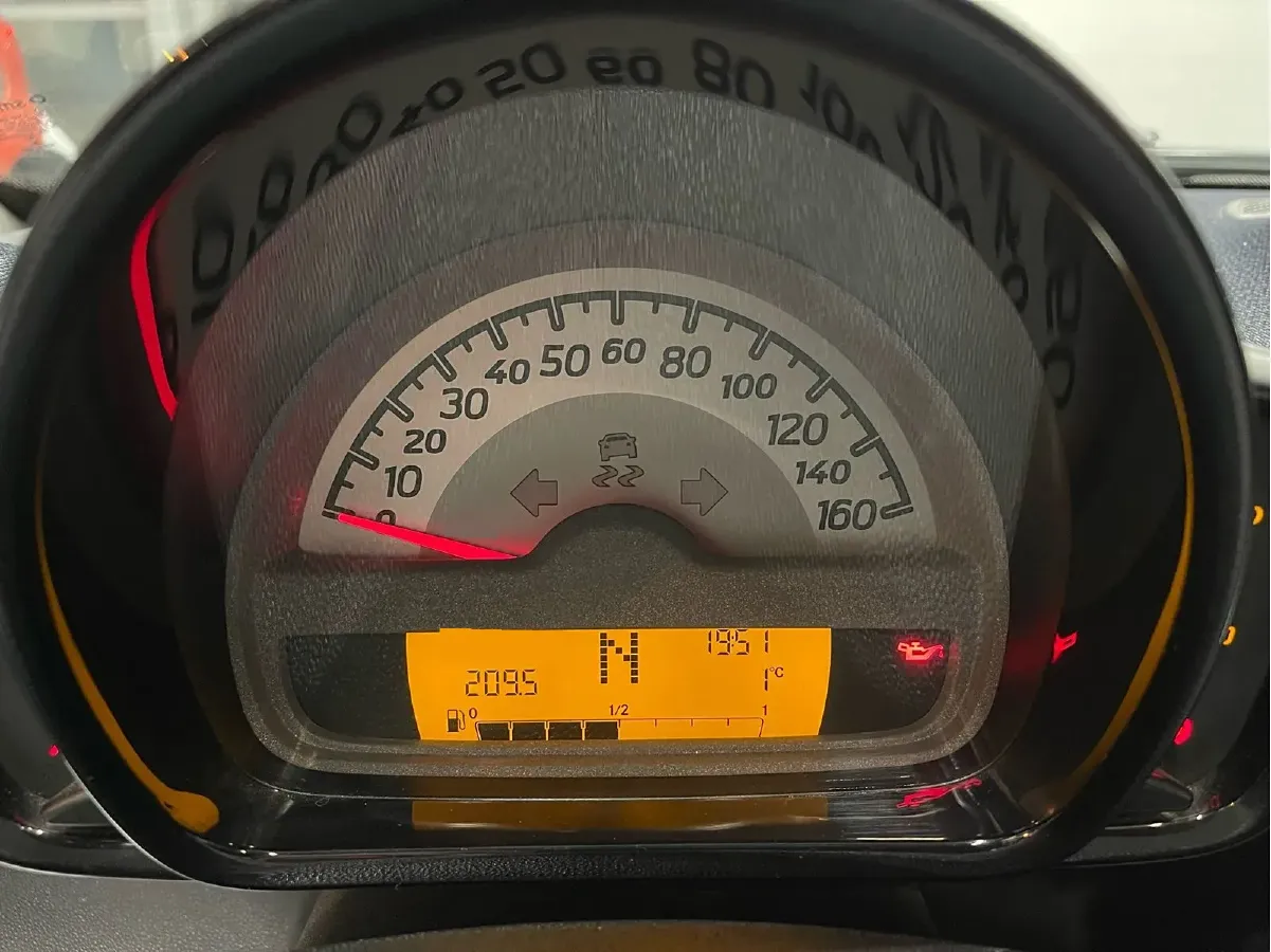 2015 Smart smart fortwo 1.0L 71HP L3 5AMT,autocango,china used car exporter,china ev exporter,chinese used car exporter,chinese used ev exporter