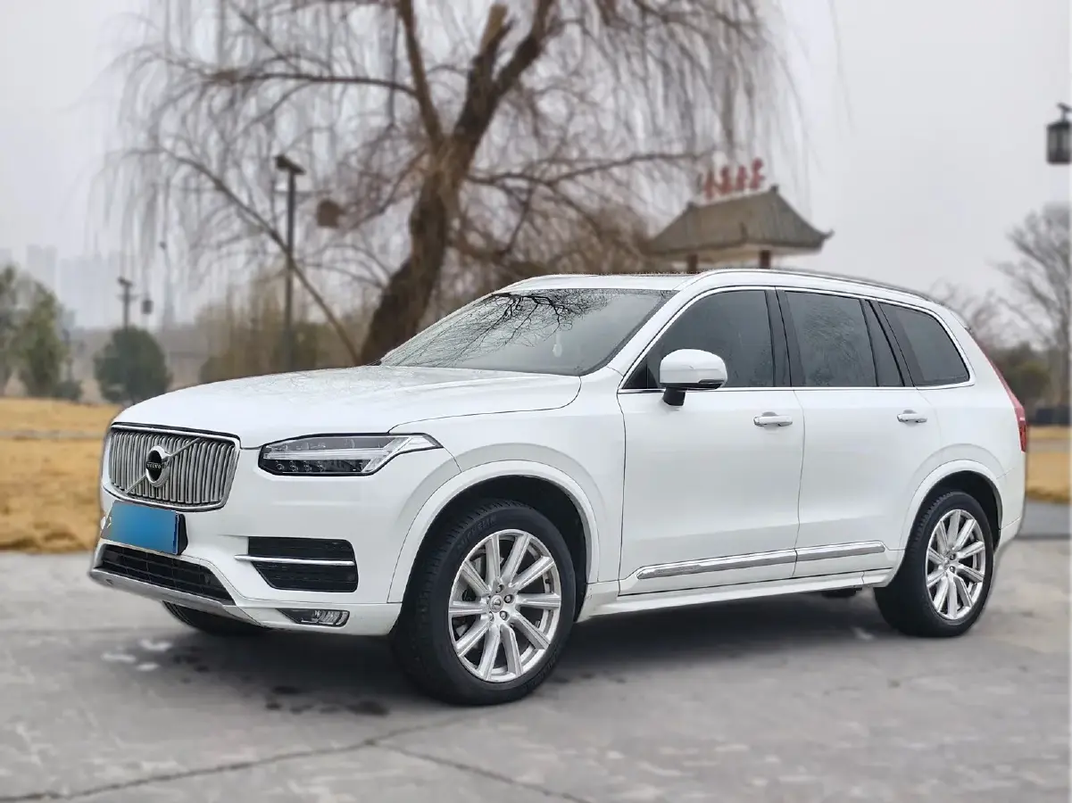 2019 Volvo XC90 2.0T 320HP L4 8AT