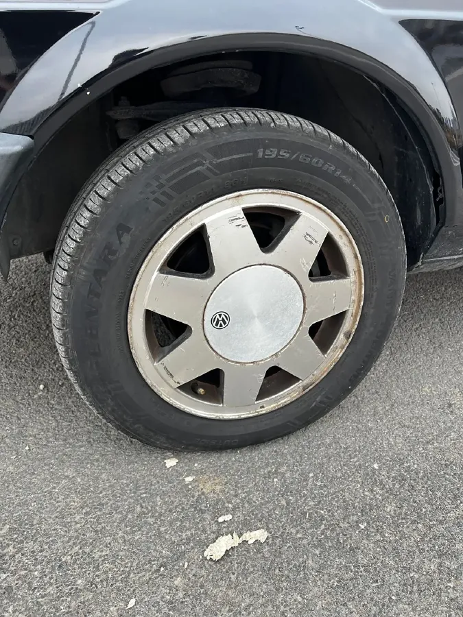 2004 Volkswagen Santana Classic 1.8L 95HP L4 5MT,autocango,china used car exporter,china ev exporter,chinese used car exporter,chinese used ev exporter