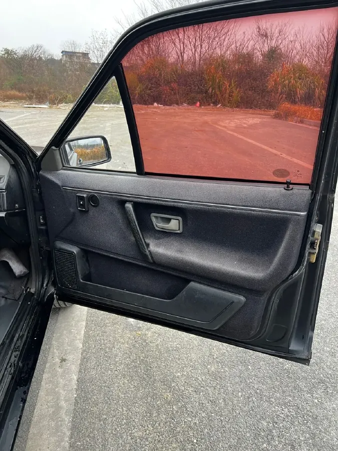 2004 Volkswagen Santana Classic 1.8L 95HP L4 5MT,autocango,china used car exporter,china ev exporter,chinese used car exporter,chinese used ev exporter