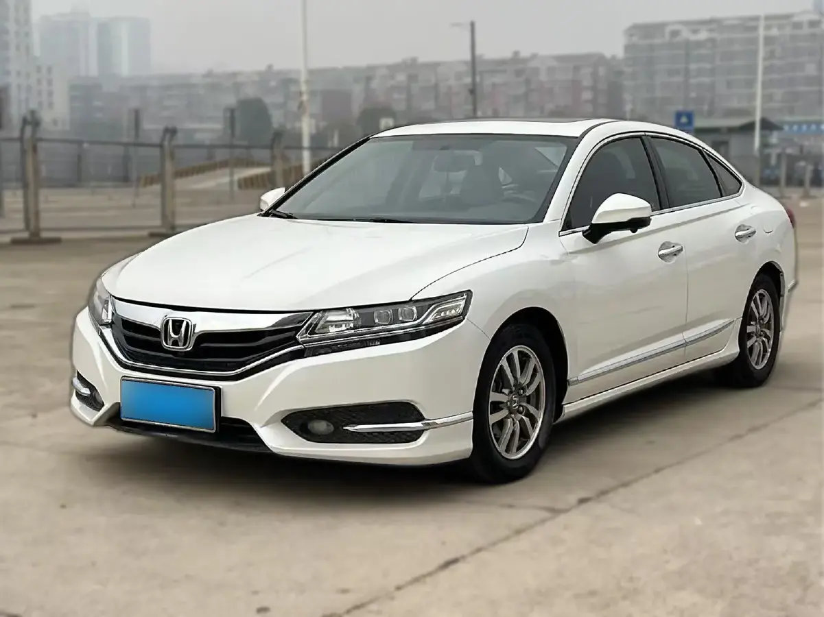 2015 Honda Spirior 2.0L 155HP L4 CVT