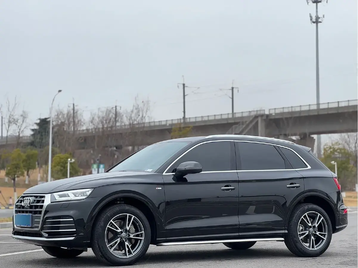 2020 Audi Q5L 2.0T 252HP L4 7DCT