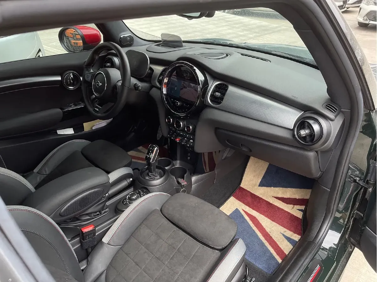 2022 MINI JCW 2.0T 231HP L4 8AT,autocango,china used car exporter,china ev exporter,chinese used car exporter,chinese used ev exporter