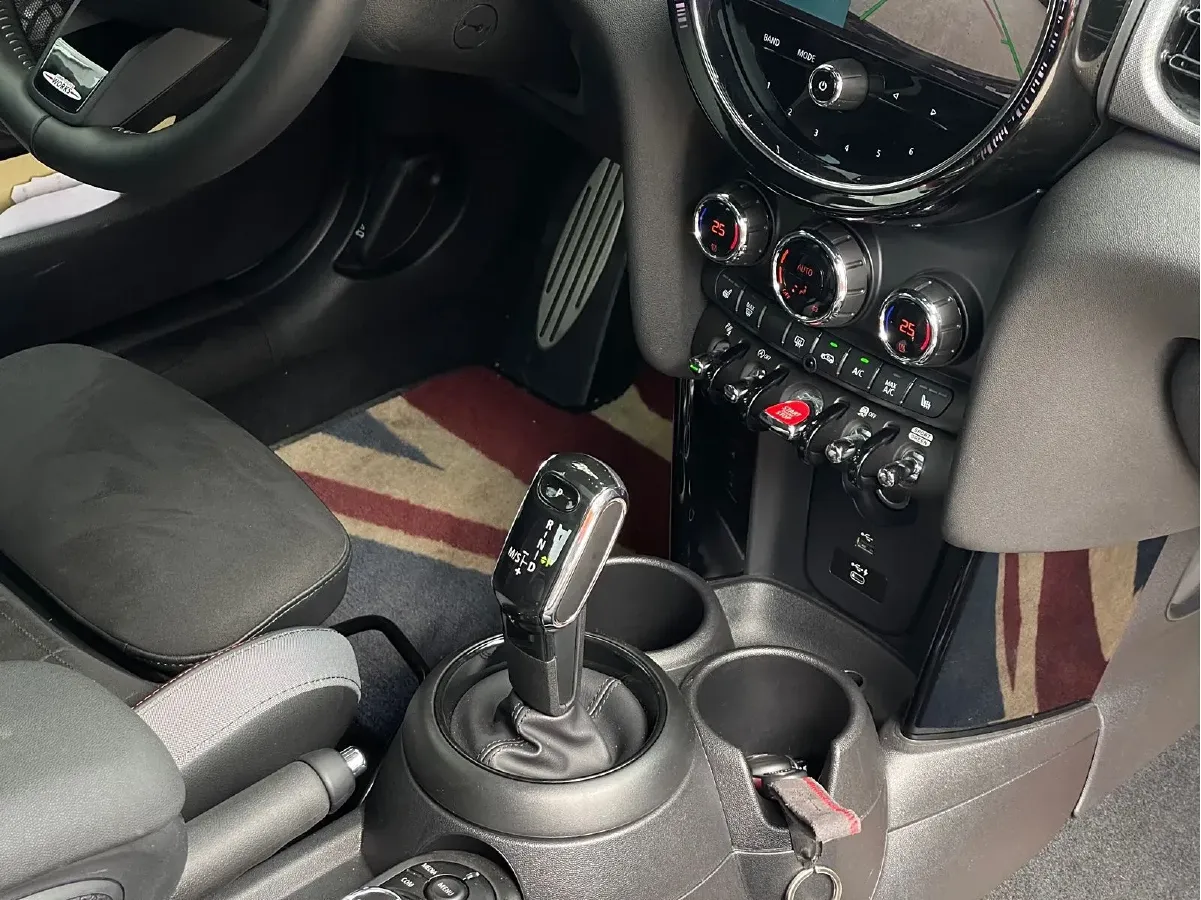 2022 MINI JCW 2.0T 231HP L4 8AT,autocango,china used car exporter,china ev exporter,chinese used car exporter,chinese used ev exporter