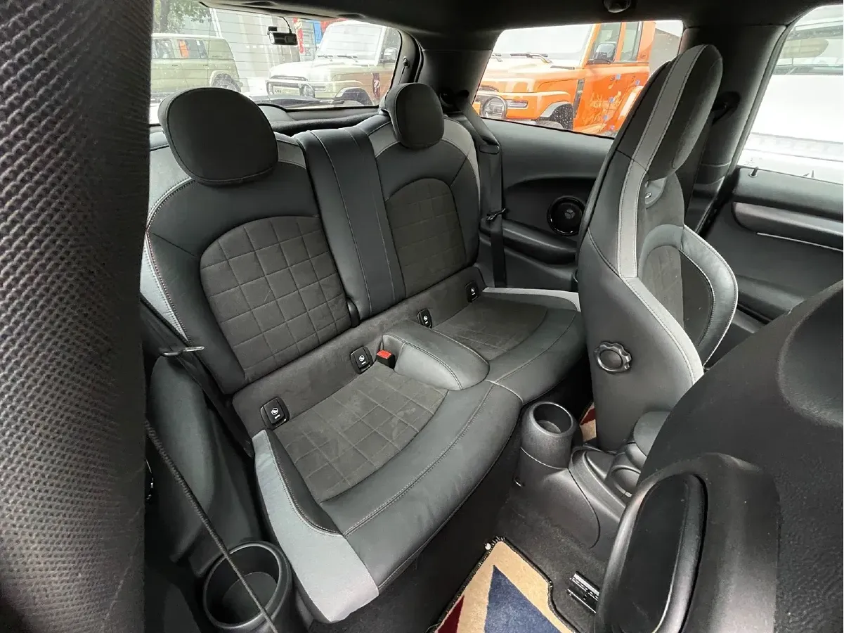 2022 MINI JCW 2.0T 231HP L4 8AT,autocango,china used car exporter,china ev exporter,chinese used car exporter,chinese used ev exporter