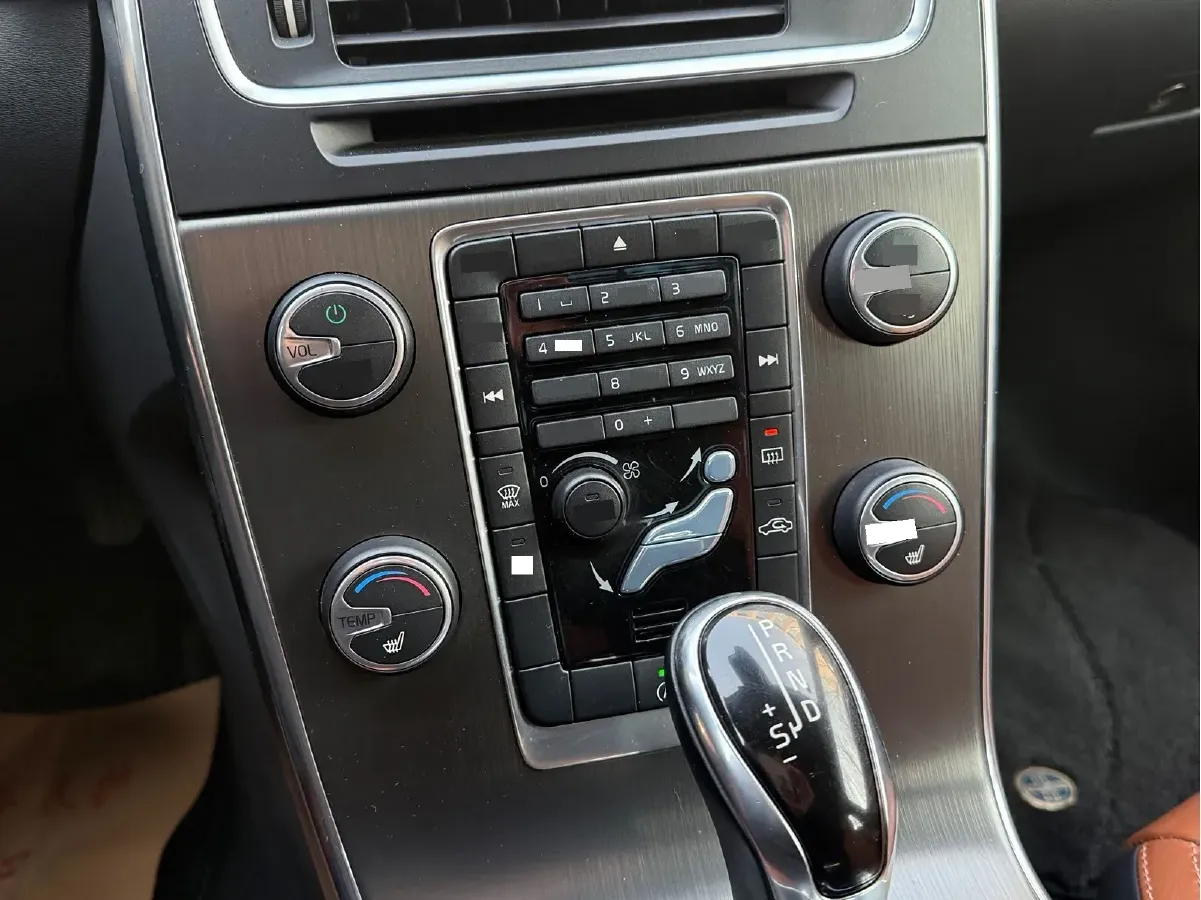 2014 Volvo V60 2.0T 214HP L5 6AT,autocango,china used car exporter,china ev exporter,chinese used car exporter,chinese used ev exporter