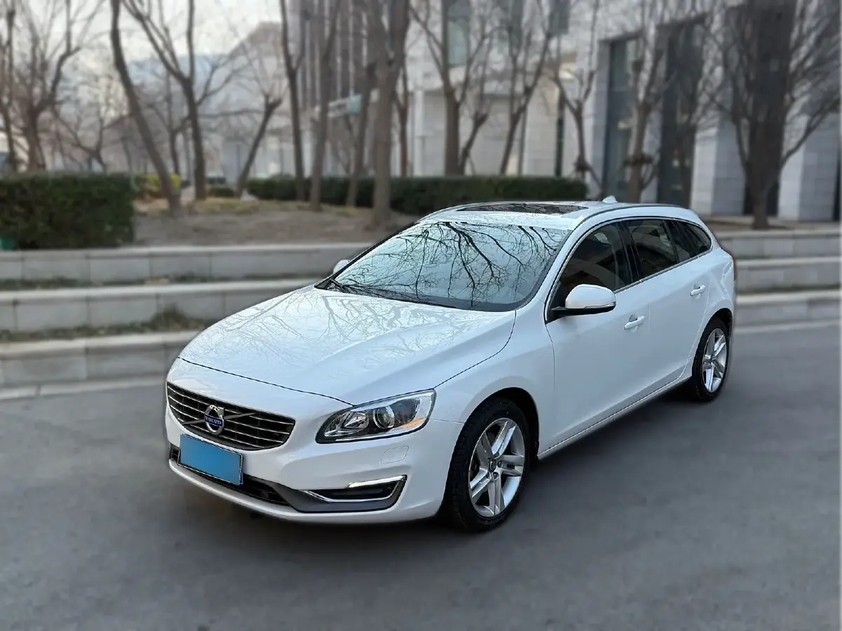 2014 Volvo V60 2.0T 214HP L5 6AT