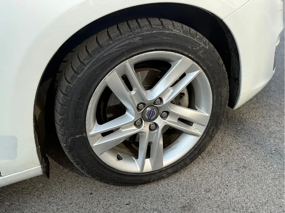 2014 Volvo V60 2.0T 214HP L5 6AT,autocango,china used car exporter,china ev exporter,chinese used car exporter,chinese used ev exporter