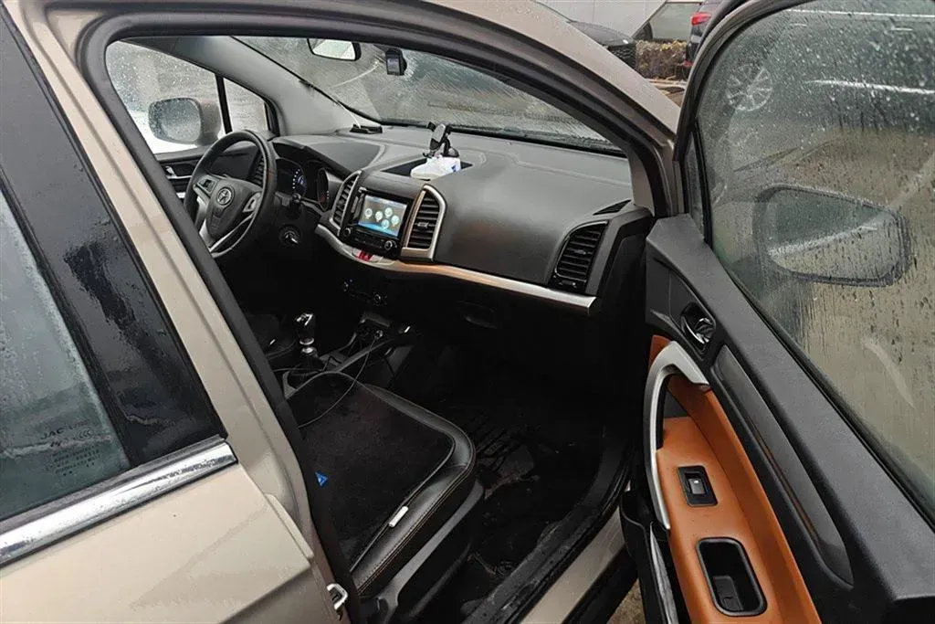 2015 JAC Refine S3 1.5L 113HP L4 6MT,autocango,china used car exporter,china ev exporter,chinese used car exporter,chinese used ev exporter