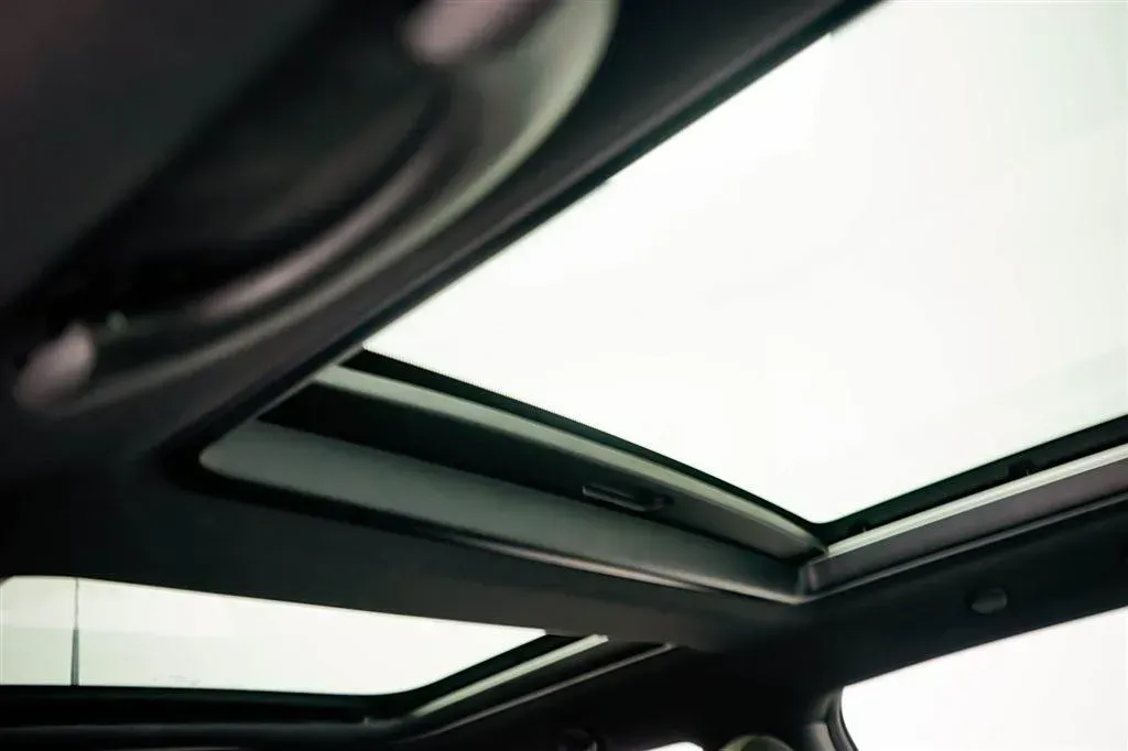 2023 MINI JCW 2.0T 231HP L4 8AT,autocango,china used car exporter,china ev exporter,chinese used car exporter,chinese used ev exporter