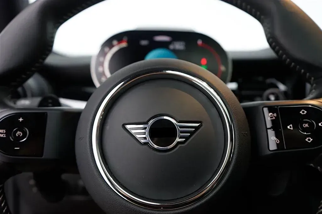 2023 MINI JCW 2.0T 231HP L4 8AT,autocango,china used car exporter,china ev exporter,chinese used car exporter,chinese used ev exporter