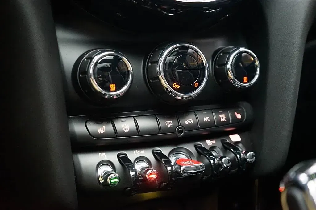 2023 MINI JCW 2.0T 231HP L4 8AT,autocango,china used car exporter,china ev exporter,chinese used car exporter,chinese used ev exporter