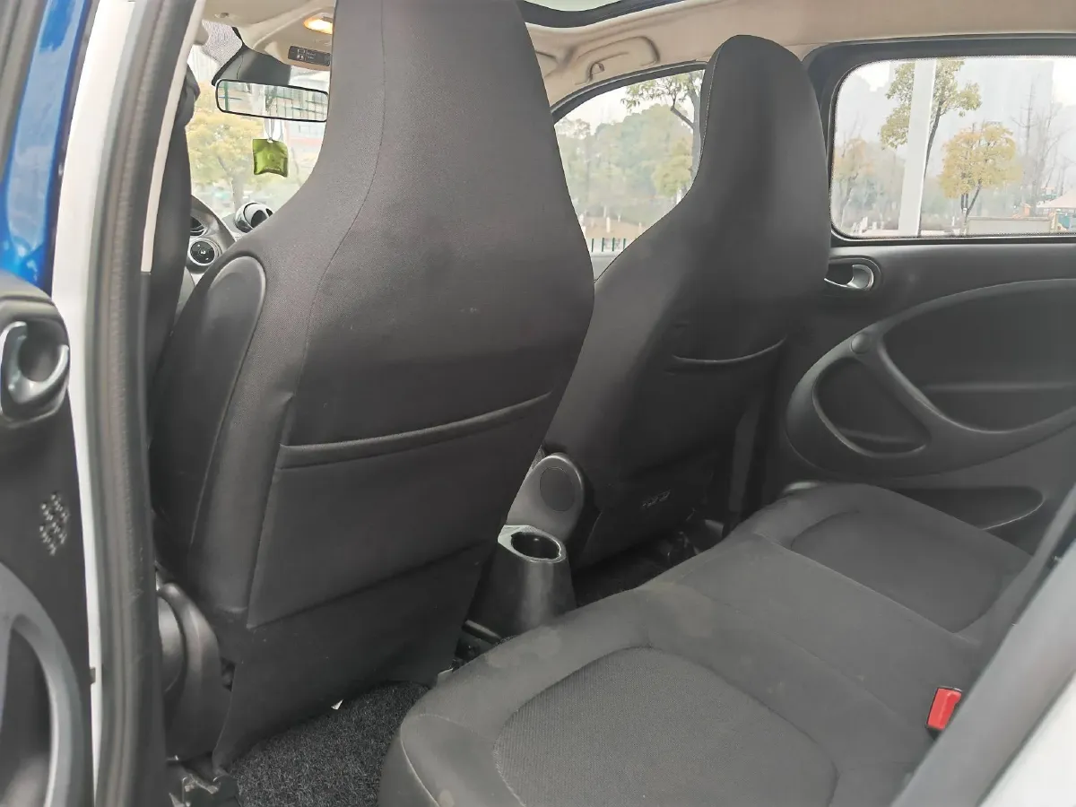 2016 Smart smart forfour 1.0L 71HP L3 6DCT,autocango,china used car exporter,china ev exporter,chinese used car exporter,chinese used ev exporter