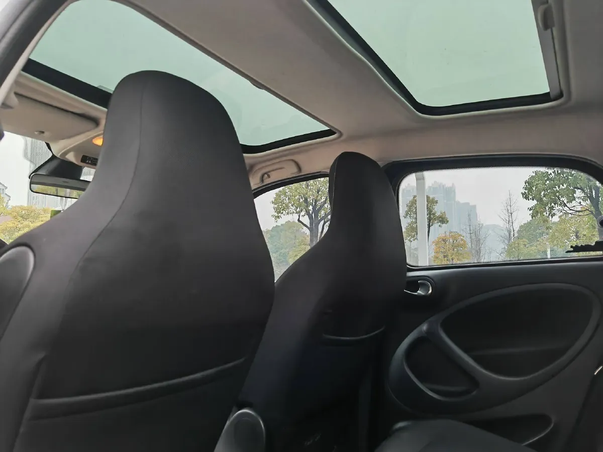 2016 Smart smart forfour 1.0L 71HP L3 6DCT,autocango,china used car exporter,china ev exporter,chinese used car exporter,chinese used ev exporter