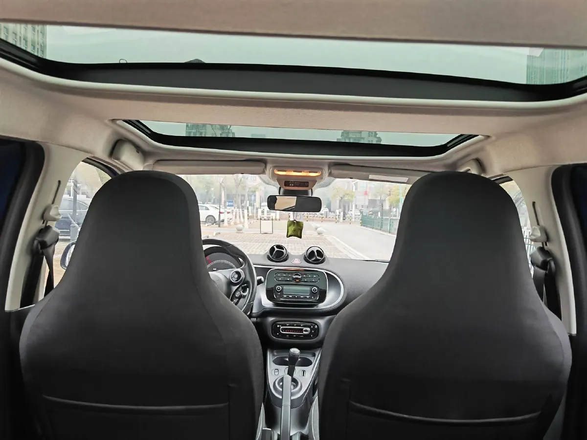 2016 Smart smart forfour 1.0L 71HP L3 6DCT,autocango,china used car exporter,china ev exporter,chinese used car exporter,chinese used ev exporter