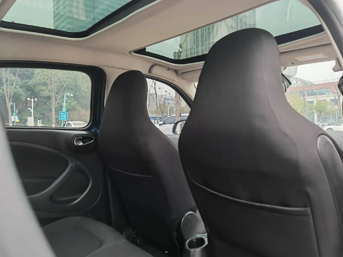 2016 Smart smart forfour 1.0L 71HP L3 6DCT,autocango,china used car exporter,china ev exporter,chinese used car exporter,chinese used ev exporter