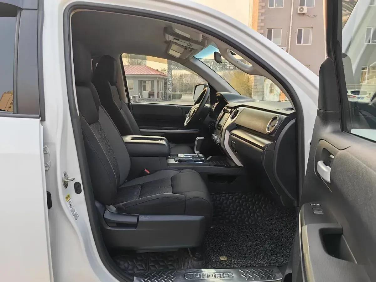 2014 Toyota Tundra 5.7L 386HP V8 6AT,autocango,china used car exporter,china ev exporter,chinese used car exporter,chinese used ev exporter