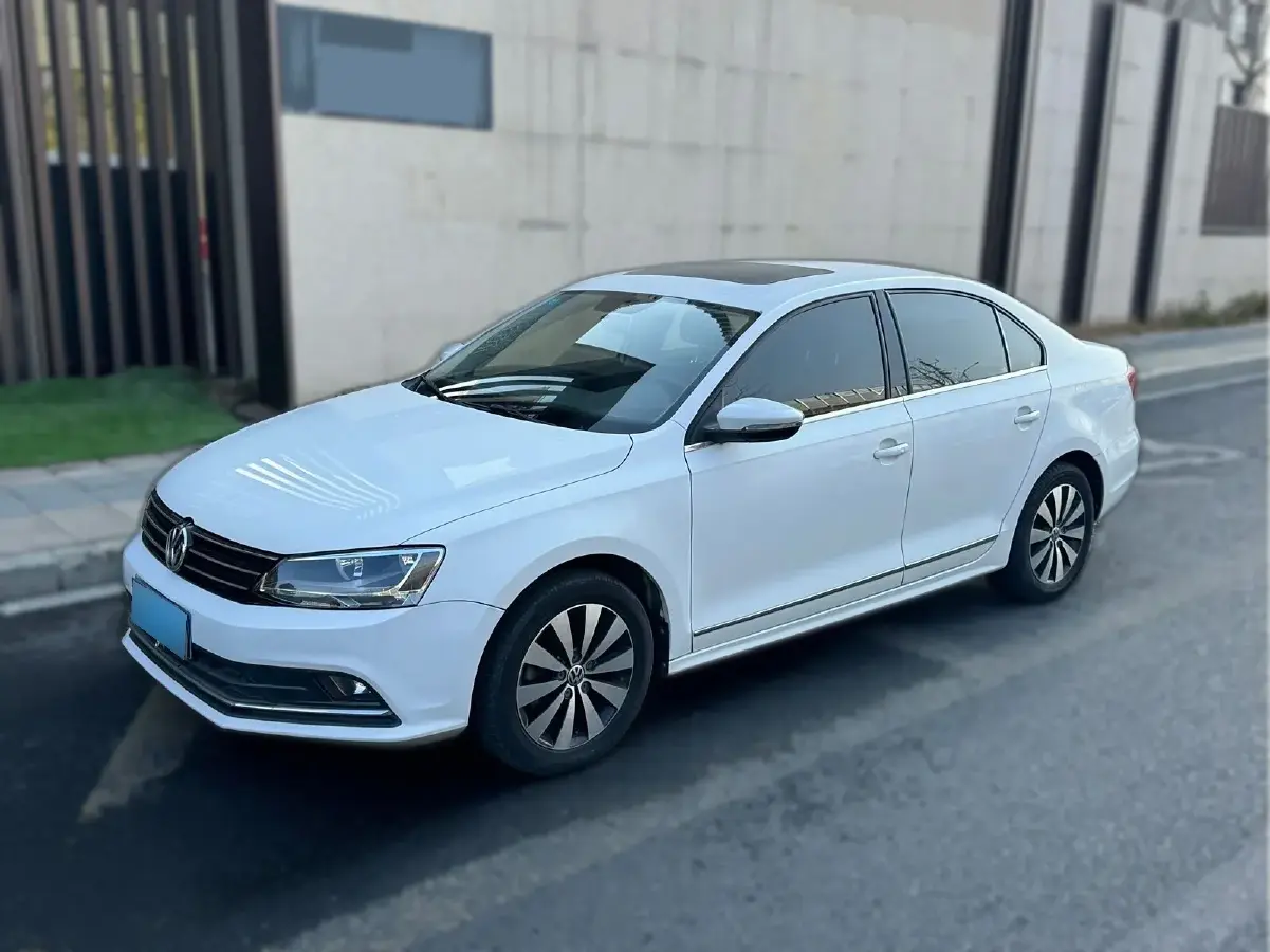 2018 Volkswagen Sagitar 1.4T 150HP L4 7DCT