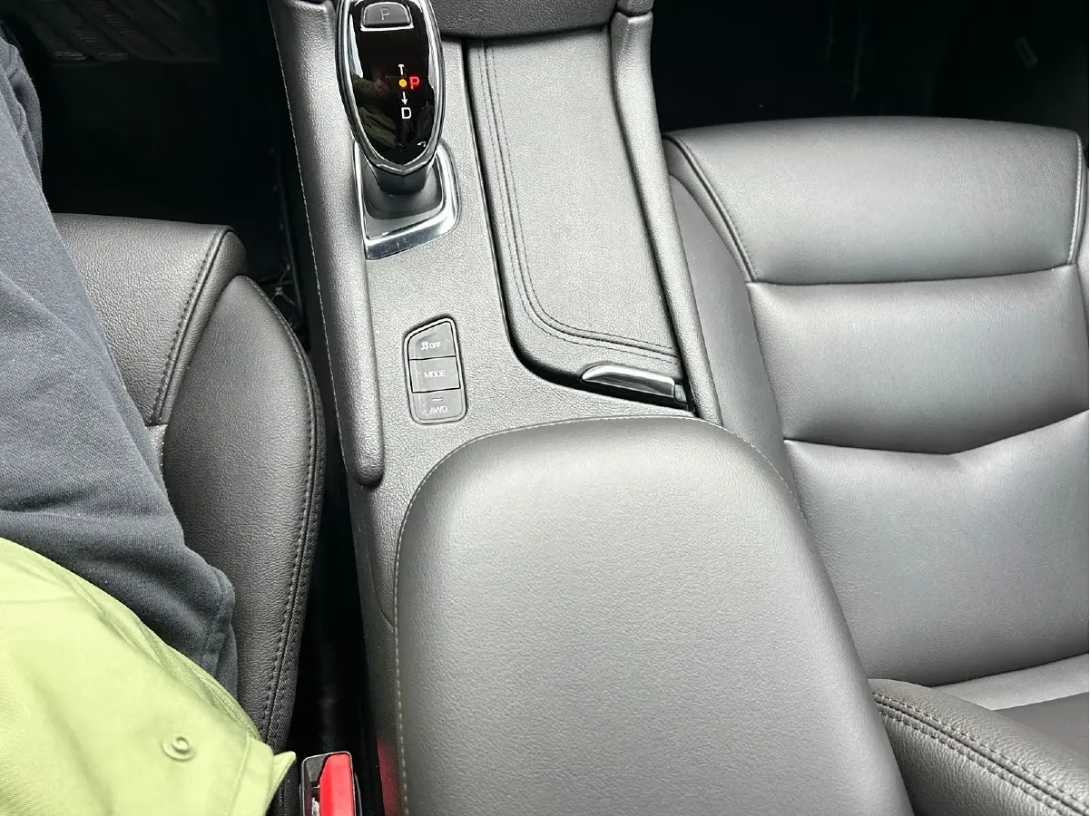 2018 Cadillac XT5 2.0T 269HP L4 8AT,autocango,china used car exporter,china ev exporter,chinese used car exporter,chinese used ev exporter