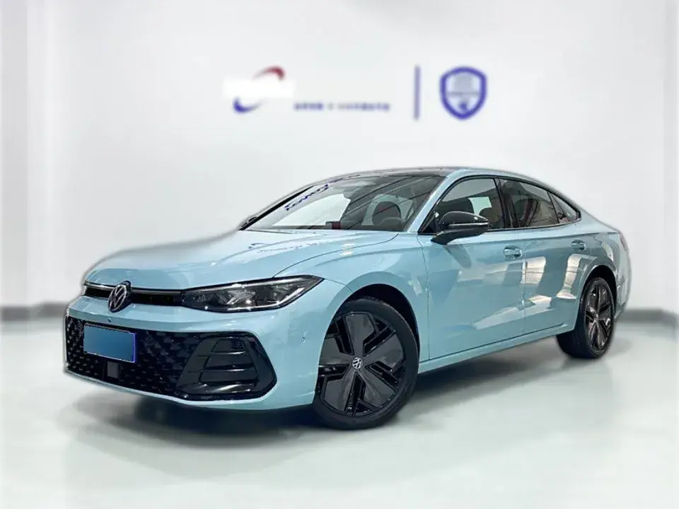 2025 Volkswagen Passat 2.0T 220HP L4 7DCT