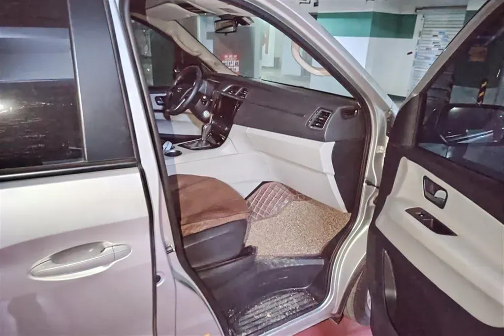 2017 HuaSong 7 2.0T 204HP L4 6AT,autocango,china used car exporter,china ev exporter,chinese used car exporter,chinese used ev exporter