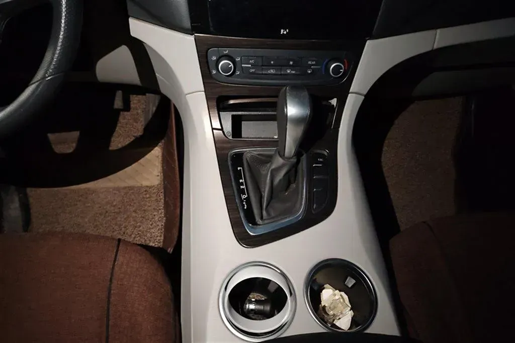 2017 HuaSong 7 2.0T 204HP L4 6AT,autocango,china used car exporter,china ev exporter,chinese used car exporter,chinese used ev exporter