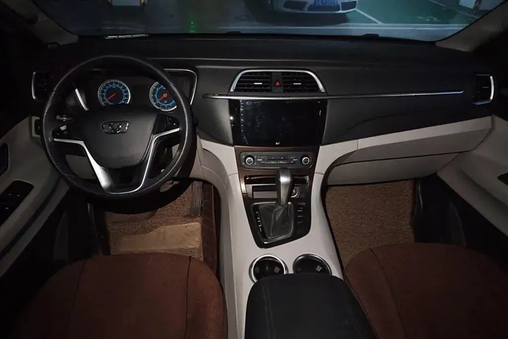 2017 HuaSong 7 2.0T 204HP L4 6AT,autocango,china used car exporter,china ev exporter,chinese used car exporter,chinese used ev exporter