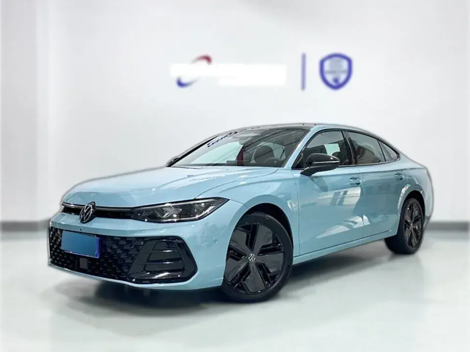 2025 Volkswagen Passat 2.0T 220HP L4 7DCT