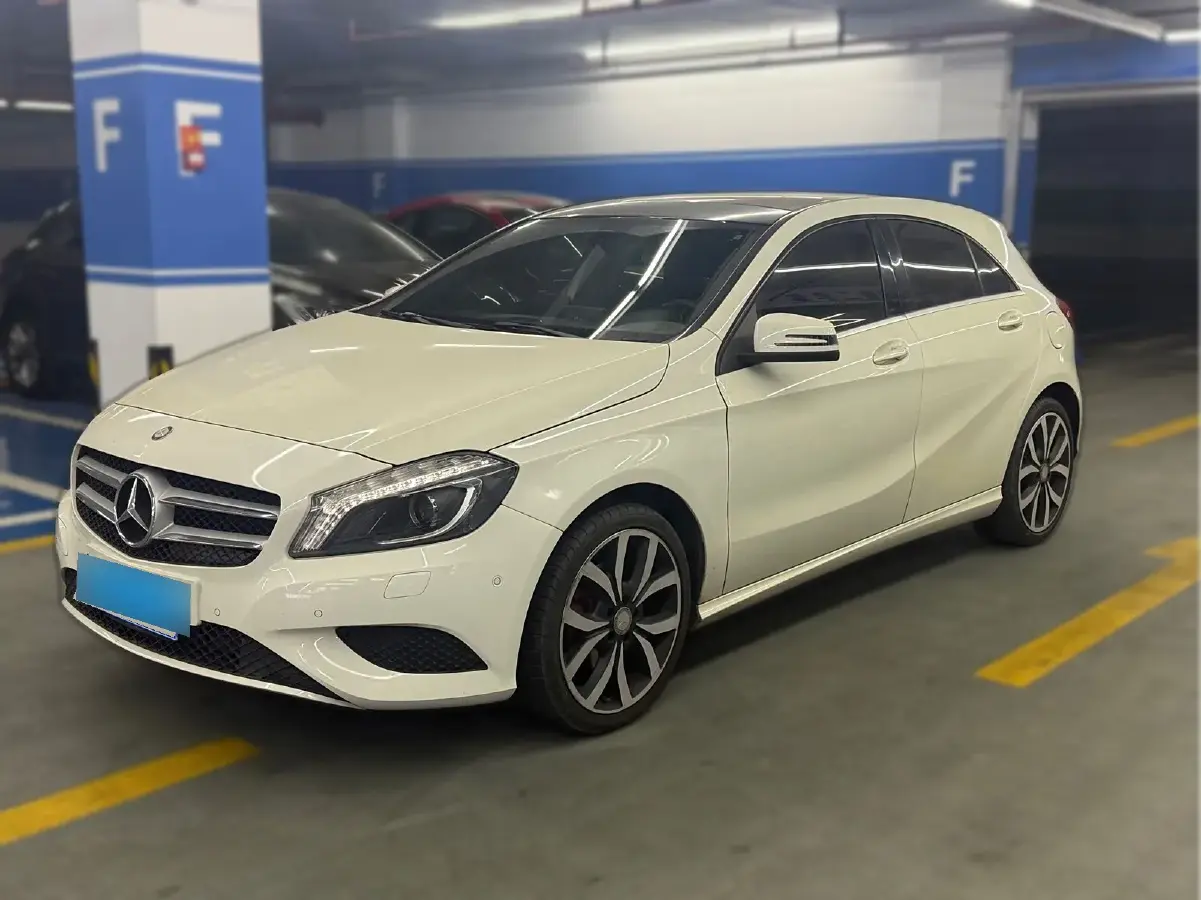 2015 Mercedes-Benz A Class 1.6T 156HP L4 7DCT