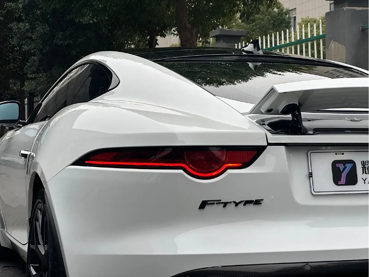 2019 Jaguar F-TYPE 2.0T 300HP L4 8AT,autocango,china used car exporter,china ev exporter,chinese used car exporter,chinese used ev exporter