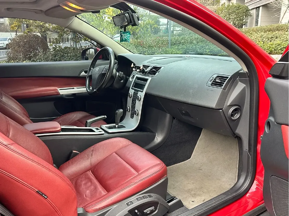 2012 Volvo C30 2.0L 145HP L4 6DCT,autocango,china used car exporter,china ev exporter,chinese used car exporter,chinese used ev exporter