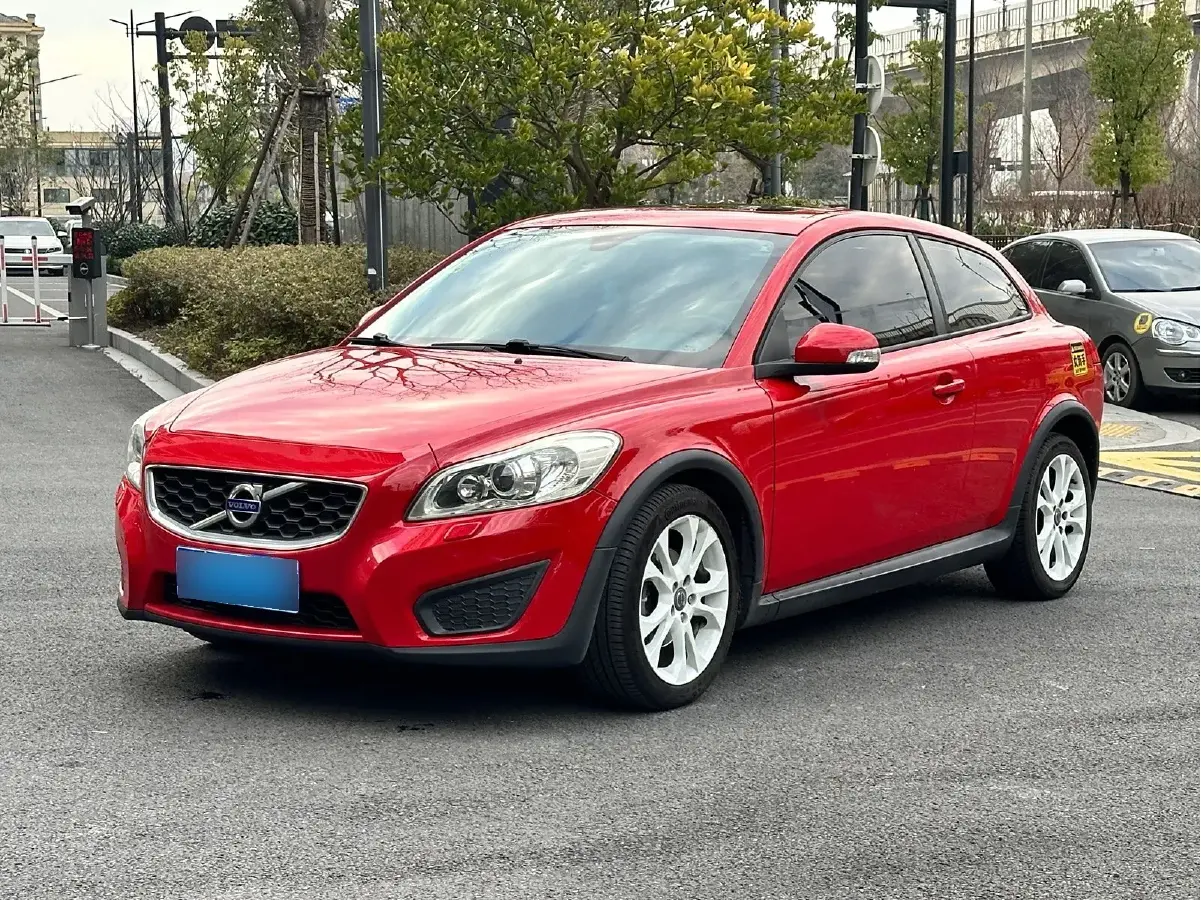 2012 Volvo C30 2.0L 145HP L4 6DCT