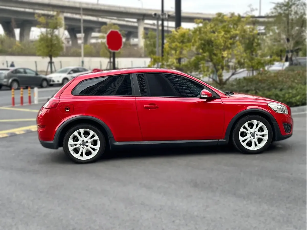 2012 Volvo C30 2.0L 145HP L4 6DCT,autocango,china used car exporter,china ev exporter,chinese used car exporter,chinese used ev exporter