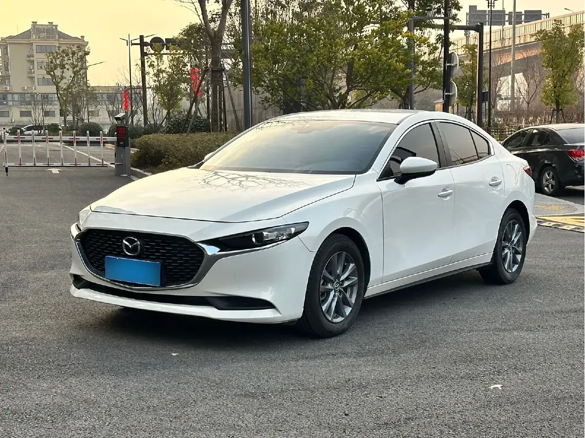 2021 Mazda 3 Axela 1.5L 117HP L4 6AT