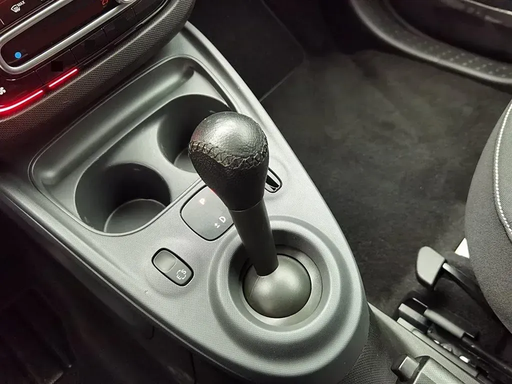 2015 Smart smart fortwo 1.0L 71HP L3 6DCT,autocango,china used car exporter,china ev exporter,chinese used car exporter,chinese used ev exporter