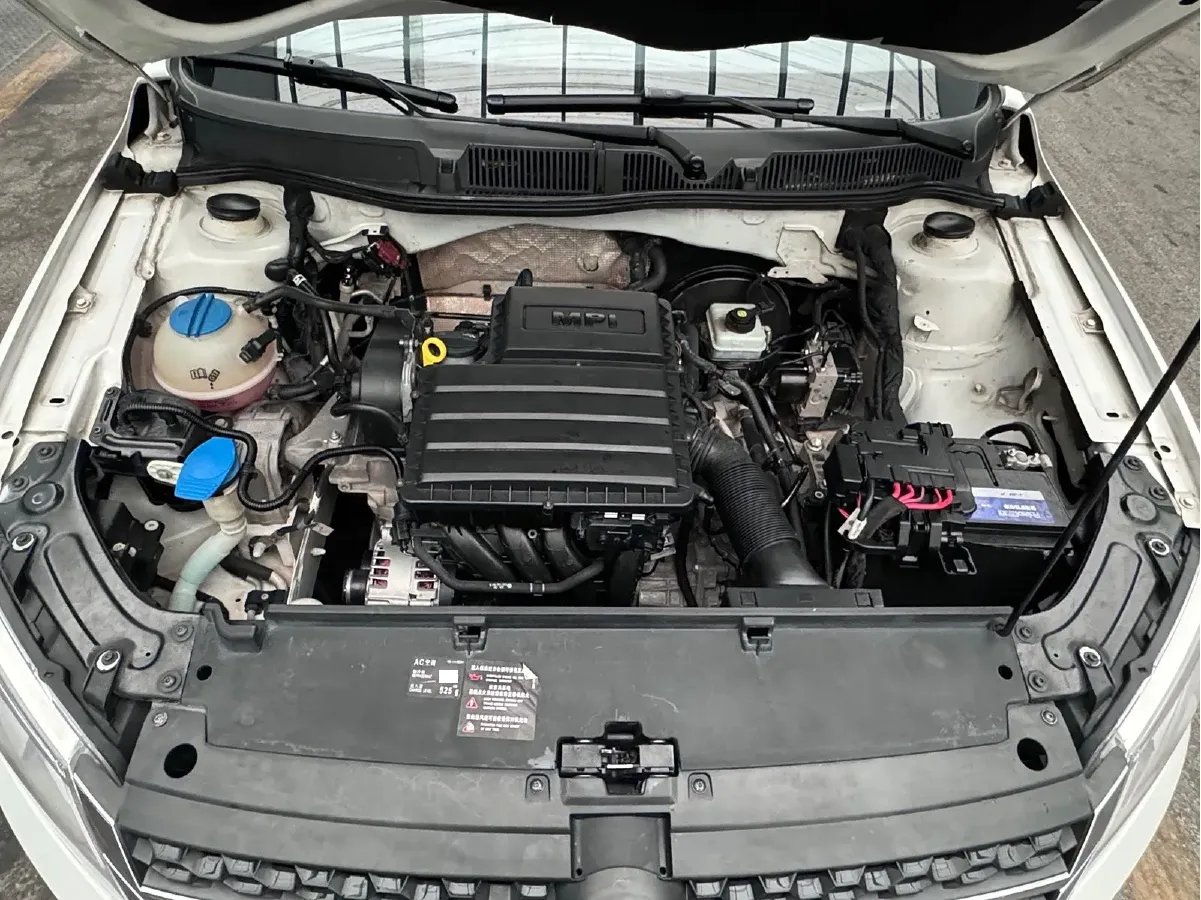 2014 Volkswagen Cross Lavida 1.6L 110HP L4 6AT,autocango,china used car exporter,china ev exporter,chinese used car exporter,chinese used ev exporter