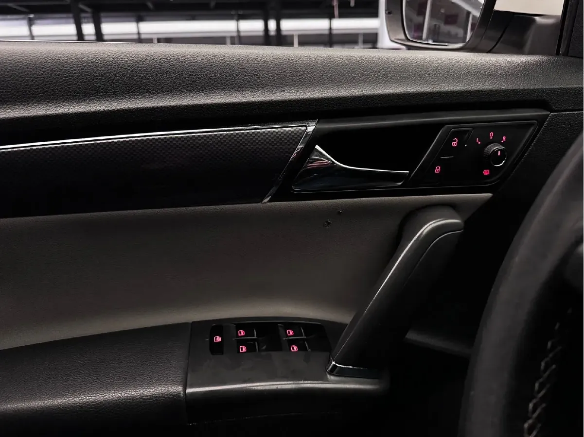 2014 Volkswagen Cross Lavida 1.6L 110HP L4 6AT,autocango,china used car exporter,china ev exporter,chinese used car exporter,chinese used ev exporter