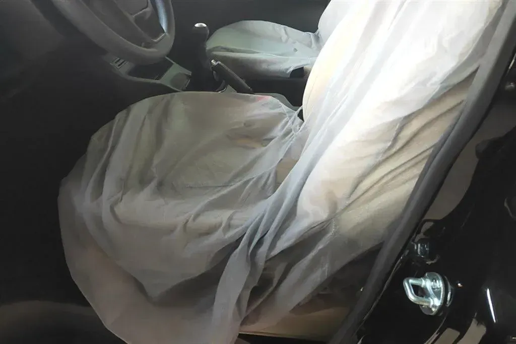 2023 DongFeng Forthing LingZhi 1.6L 116HP L4 5MT,autocango,china used car exporter,china ev exporter,chinese used car exporter,chinese used ev exporter