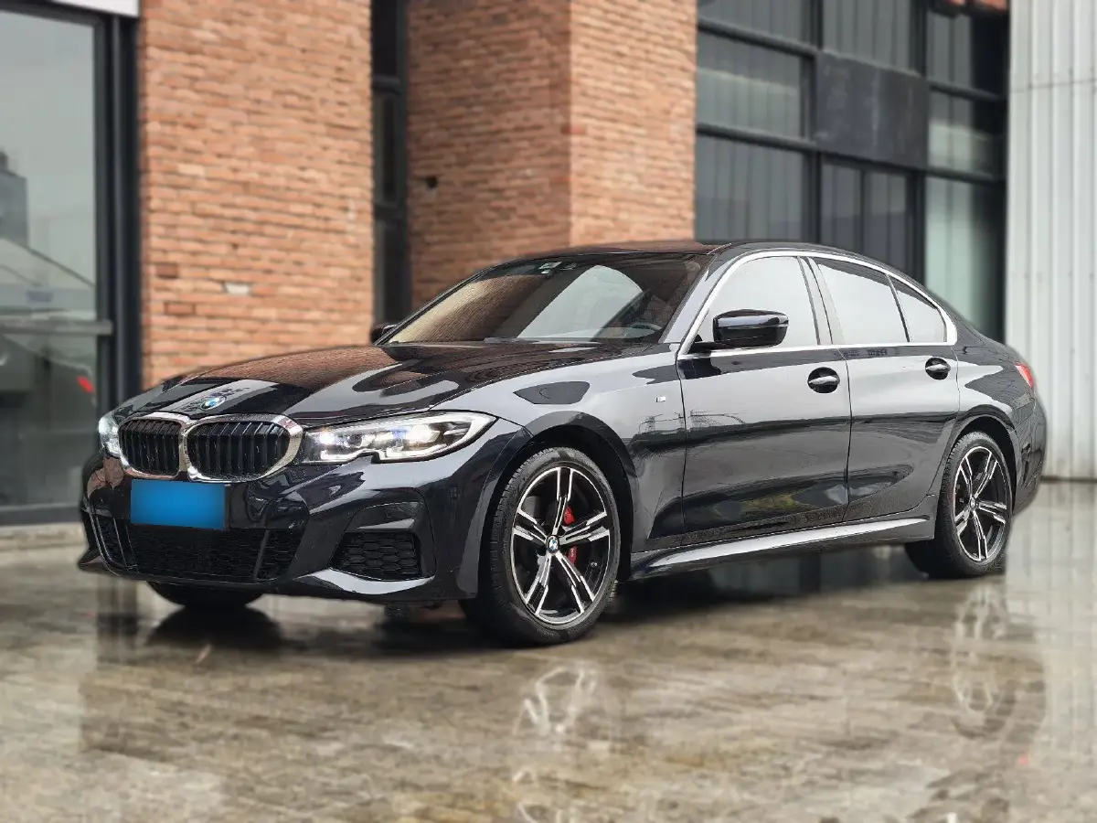 2022 BMW 3 Series 2.0T 184HP L4 8AT