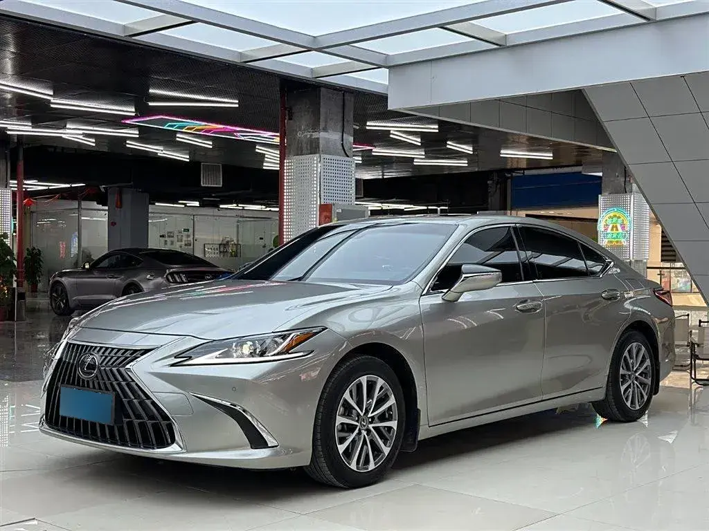 2021 Lexus ES 2.0L 173HP L4 CVT