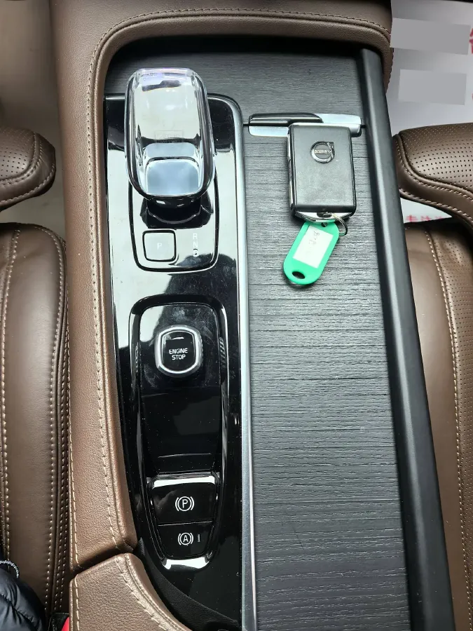 2023 Volvo XC90 PHEV 2.0T 310HP L4 8AT PHEV 18.831KWH,autocango,china used car exporter,china ev exporter,chinese used car exporter,chinese used ev exporter