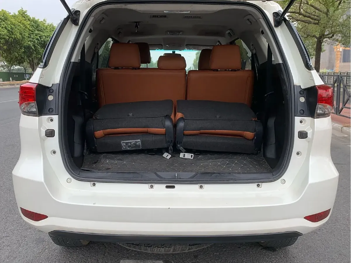 2016 Toyota Fortuner 2.7L 163HP L4 6AT,autocango,china used car exporter,china ev exporter,chinese used car exporter,chinese used ev exporter