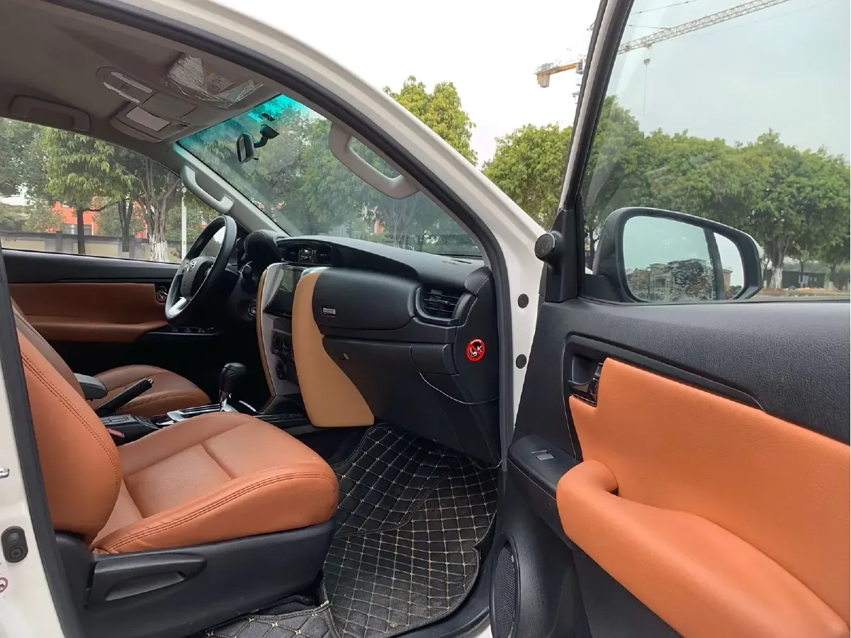 2016 Toyota Fortuner 2.7L 163HP L4 6AT,autocango,china used car exporter,china ev exporter,chinese used car exporter,chinese used ev exporter