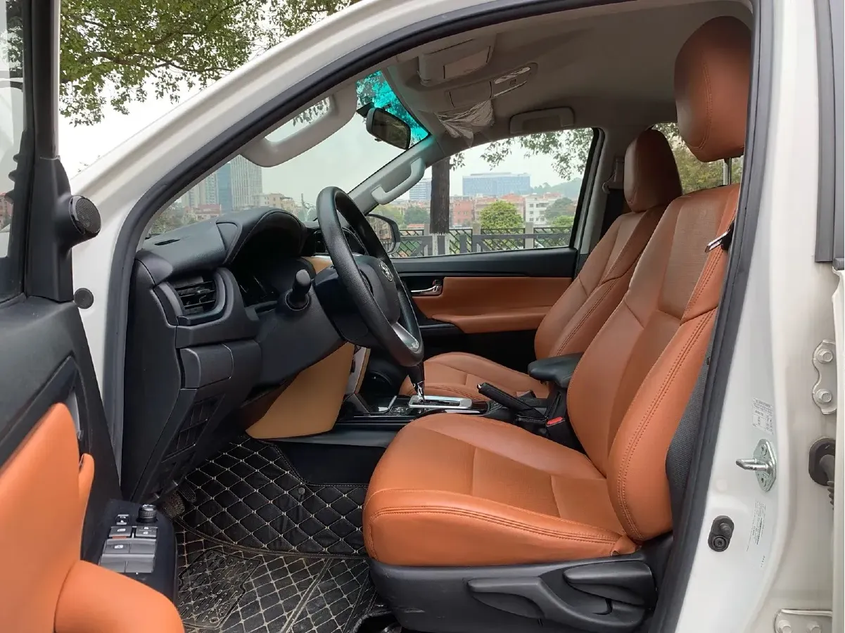 2016 Toyota Fortuner 2.7L 163HP L4 6AT,autocango,china used car exporter,china ev exporter,chinese used car exporter,chinese used ev exporter