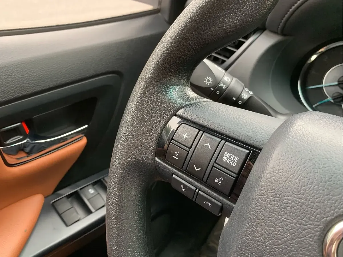 2016 Toyota Fortuner 2.7L 163HP L4 6AT,autocango,china used car exporter,china ev exporter,chinese used car exporter,chinese used ev exporter