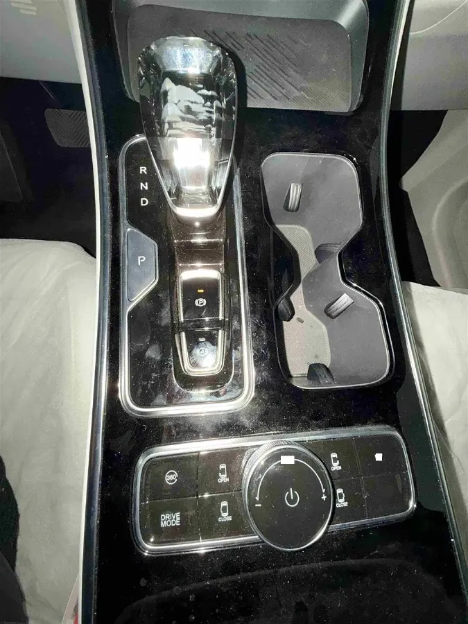 2024 JAC Refine RefineRF8 PHEV 1.5T 163HP L4 3DHT PHEV 27.6KWH,autocango,china used car exporter,china ev exporter,chinese used car exporter,chinese used ev exporter