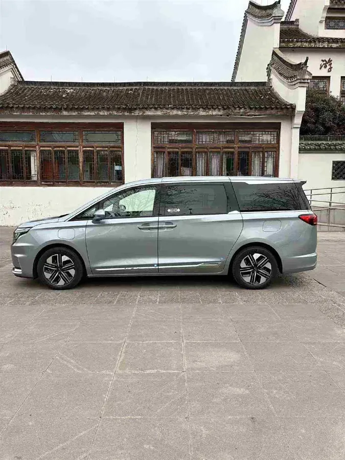 2024 JAC Refine RefineRF8 PHEV 1.5T 163HP L4 3DHT PHEV 27.6KWH,autocango,china used car exporter,china ev exporter,chinese used car exporter,chinese used ev exporter