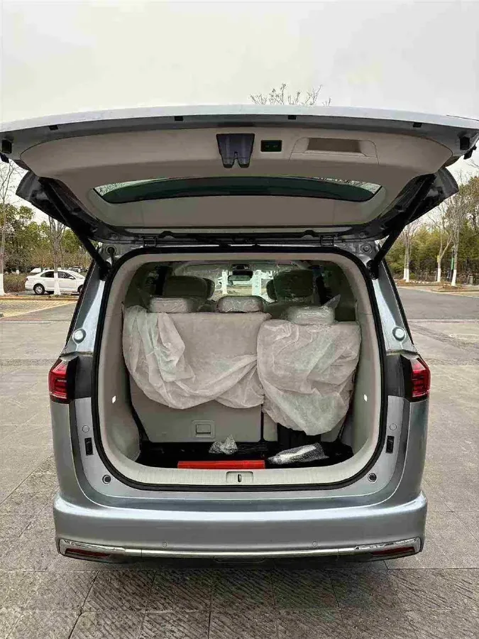 2024 JAC Refine RefineRF8 PHEV 1.5T 163HP L4 3DHT PHEV 27.6KWH,autocango,china used car exporter,china ev exporter,chinese used car exporter,chinese used ev exporter