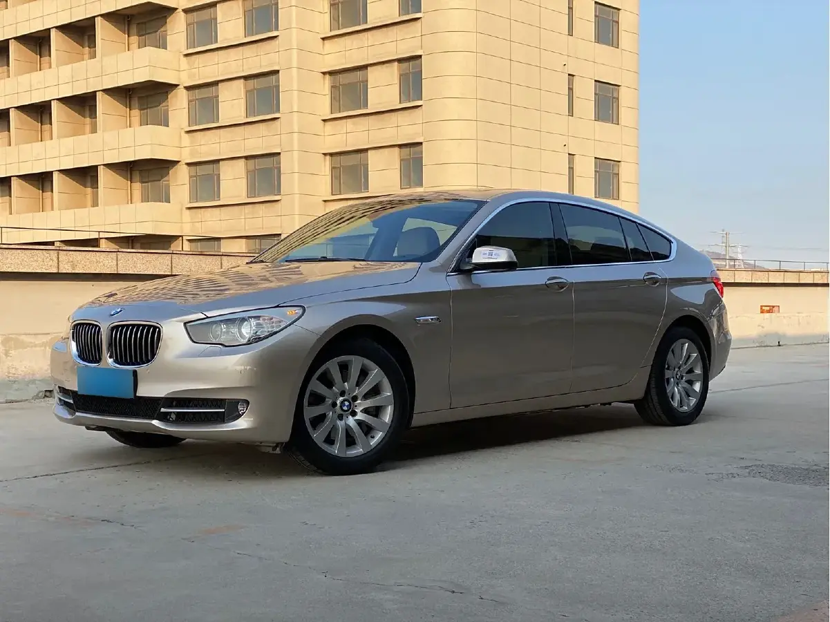 2013 BMW 5 Series GT 3.0T 306HP L6 8AT