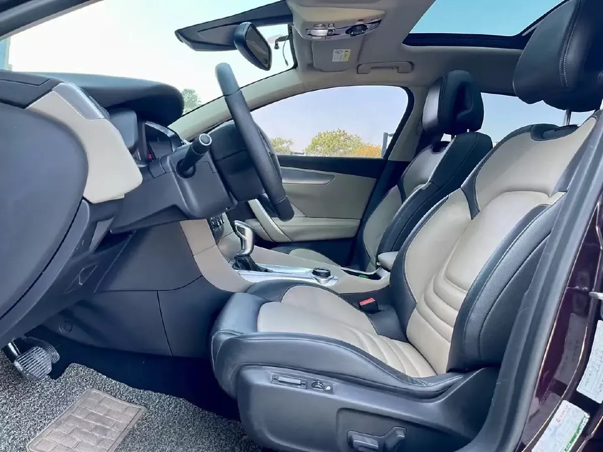 2016 DS 6 1.6T 167HP L4 6AT,autocango,china used car exporter,china ev exporter,chinese used car exporter,chinese used ev exporter